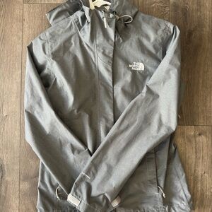 XS Women’s North Face Raincoat